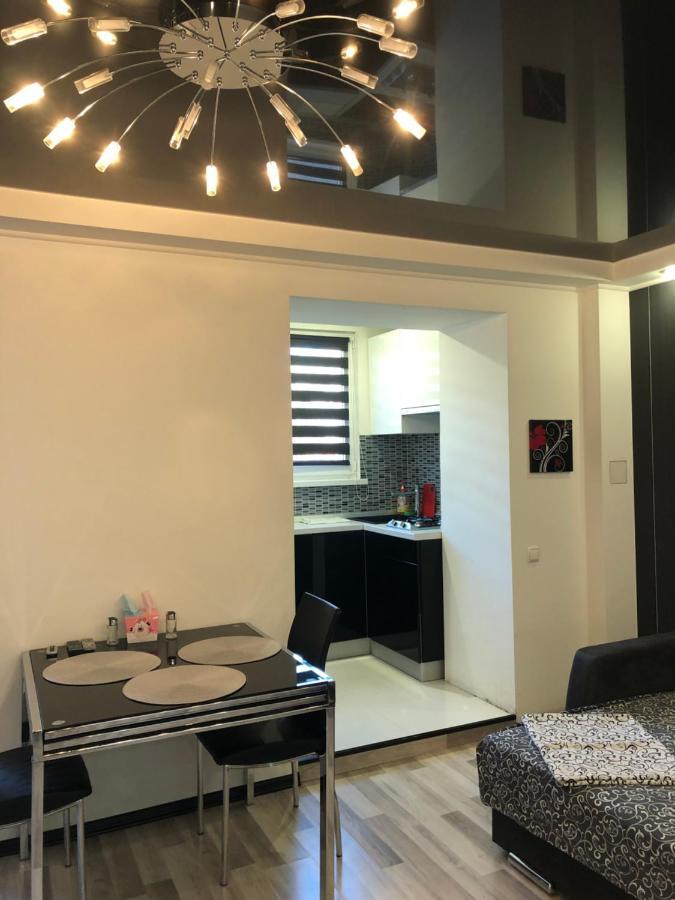 а.поля 10 Apartment